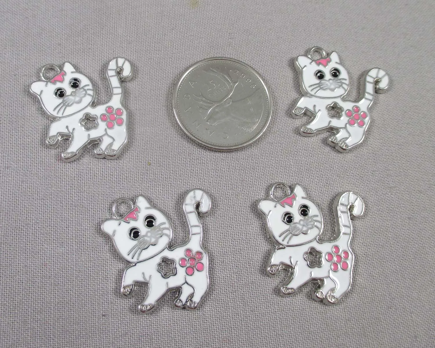 50% OFF!! Cat Charm Silver Tone White Enamel 4pcs (0690)