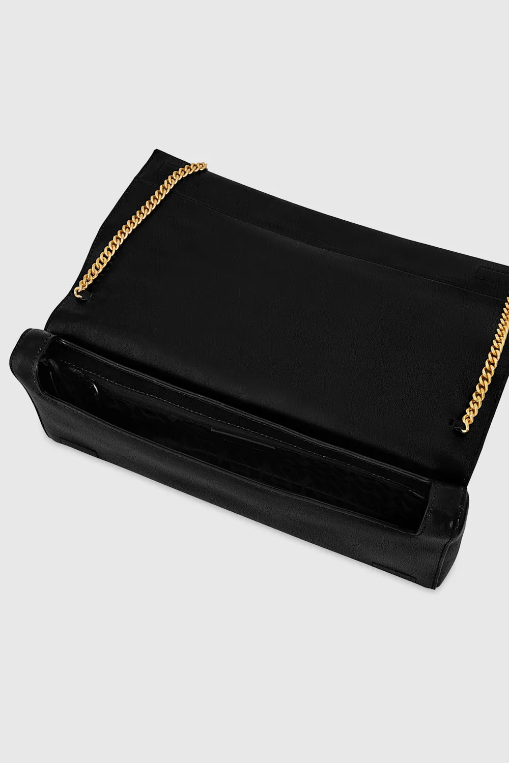 Slim Clutch With Heart Studs